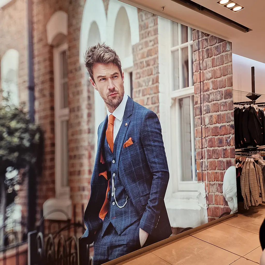 Retail Lightboxes - Wall Mounted - 5m x 3m - Santoro Milan - Oxford Street