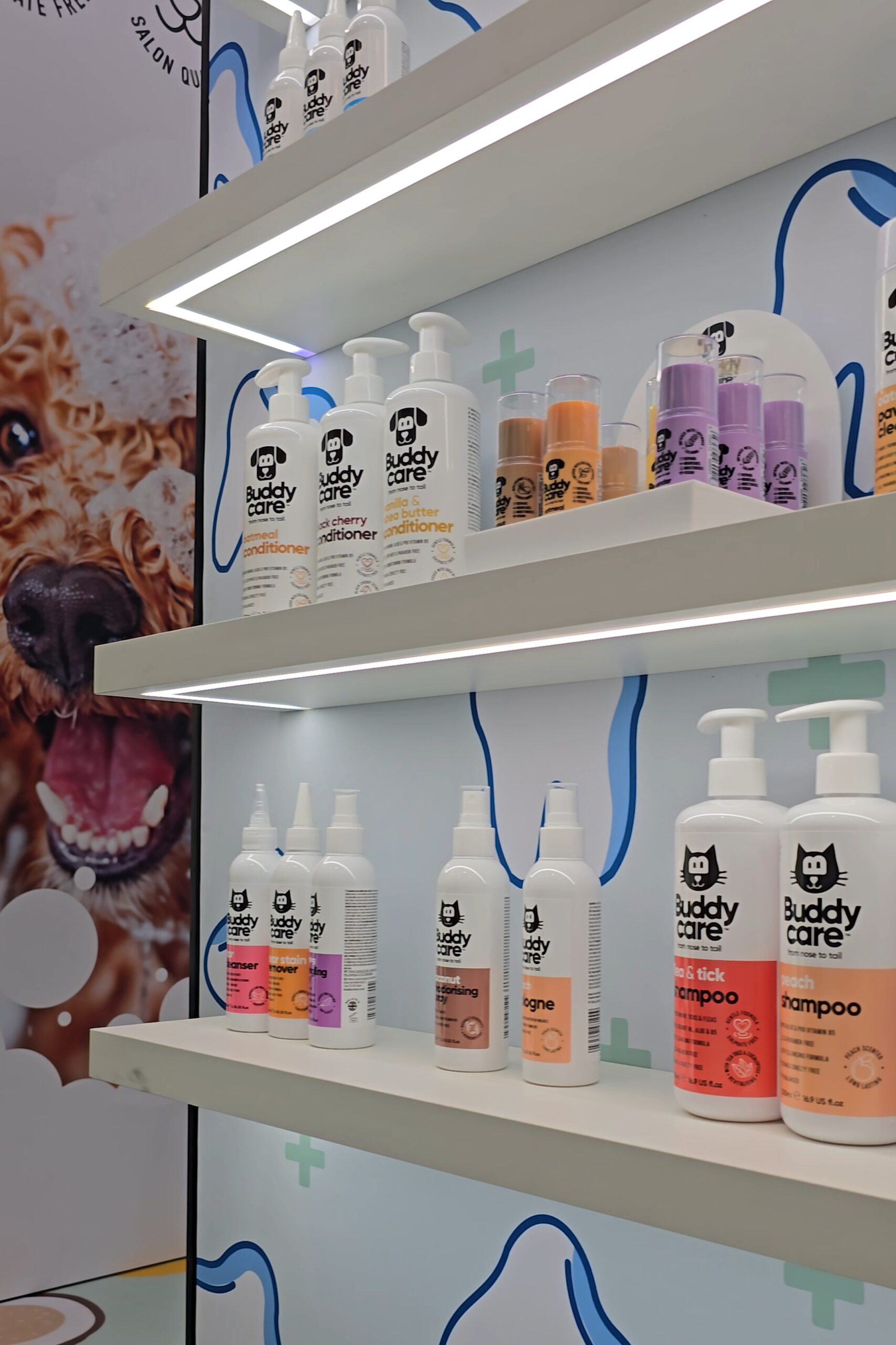 Buddycare-Modular-Exhibition-Stand-Shelving-Floating